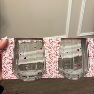 Heart-Patterned Stemless Wine Glasses